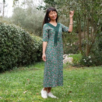 Robe verte à fleurs