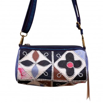 Sacoche brodée en appliqué