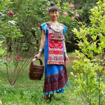 Robe Miao de créateur brodée