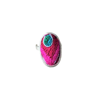Bague ovale en broderie et...
