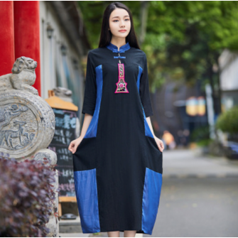 Robe deux tons avec décor...