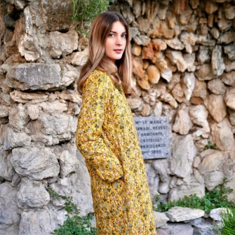 Robe molletonnée jaune