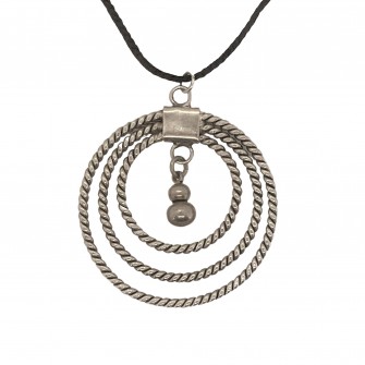 Pendentif triple cercle