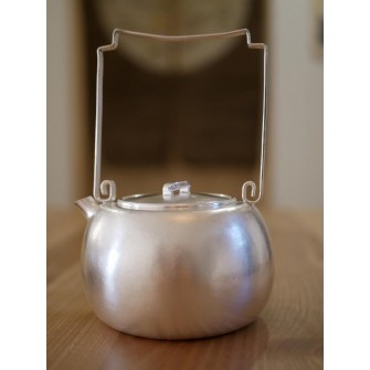 Théière à la lumière du jour