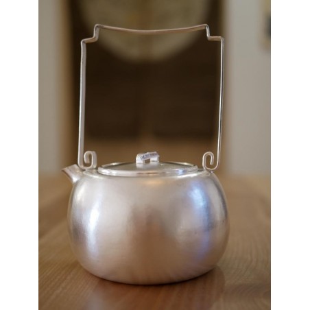 Théière à la lumière du jour