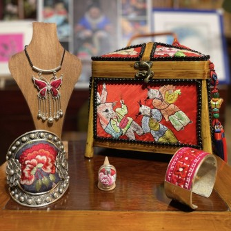 Coffre en bambou avec...