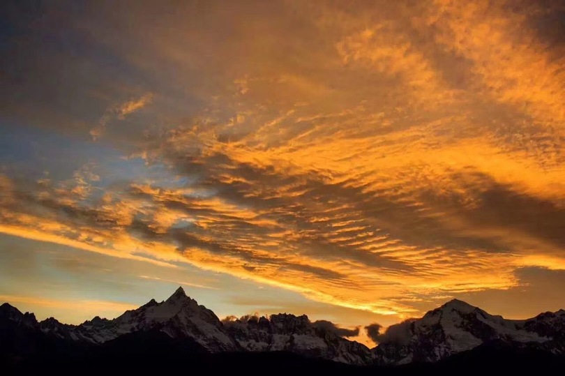 Chaîne du Kawakarpo au coucher du soleil